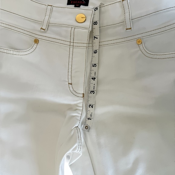 Escada White Pants 38 US 6 Ankle Slim Fit Stretch Gold Button Designer Trousers - Picture 11 of 13